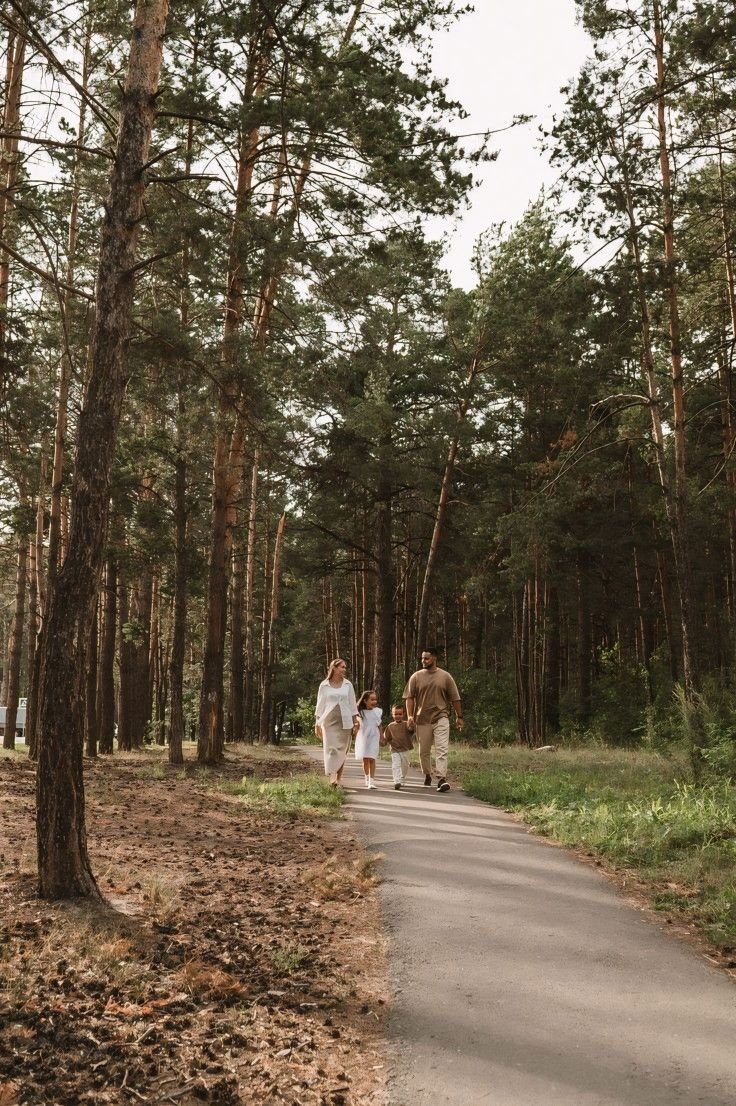 Лісова стежка для неспішної прогулянки з дітьми